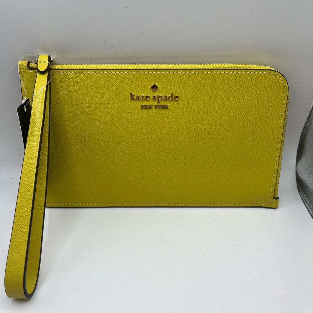 Kate Spade Lucy Medium L-Zip Saffiano Leather Wristlet in Lime Slice KD546 $139
